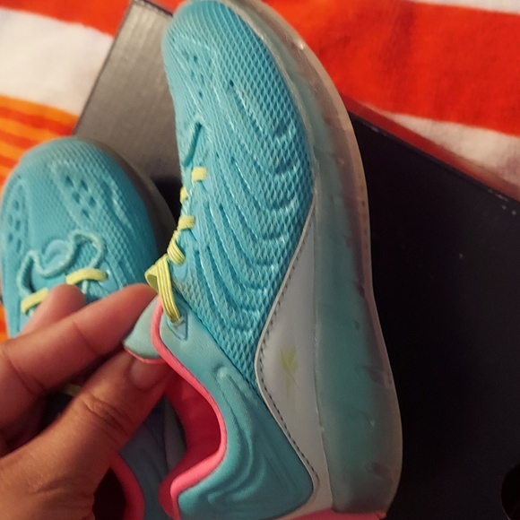 Toddler Reebok - Picture 4 of 5